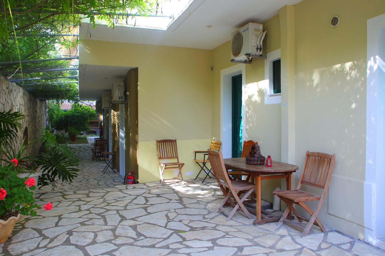 Nikolas Studios Áyios Nikítas Екстериор снимка